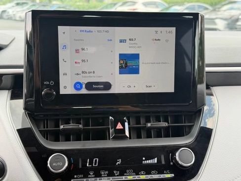 Used 2025 Toyota Corolla SE FWD image 11