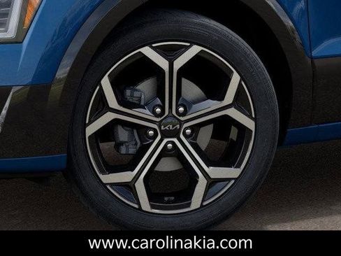 New 2025 Kia Niro EX Touring image 9