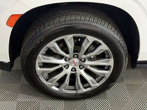 Used 2021 GMC Yukon XL Denali w/ Denali Ultimate Package image 10