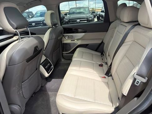 Used 2025 Lincoln Nautilus Reserve AWD/4WD image 19