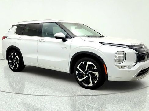 Used 2023 Mitsubishi Outlander SEL 40th Anniversary AWD/4WD image 3