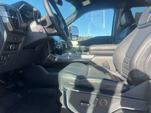New 2025 Ford F150 Platinum w/ FX4 Off-Road Package AWD/4WD image 4