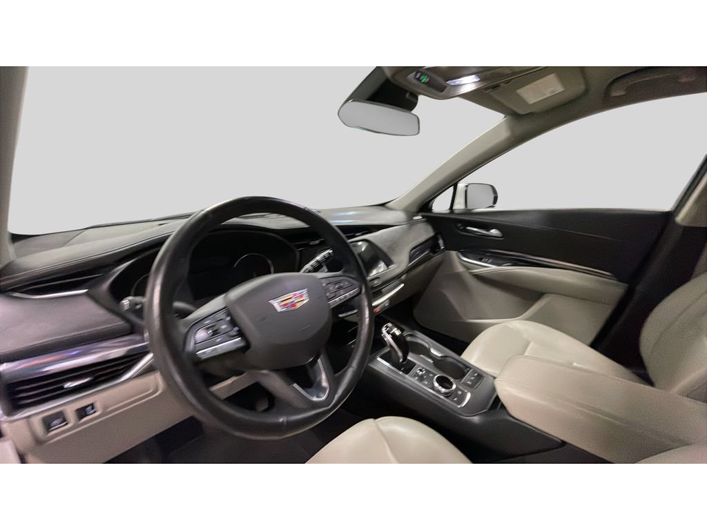 Used 2022 Cadillac XT4 Luxury w/ Trailering Package AWD/4WD image 11