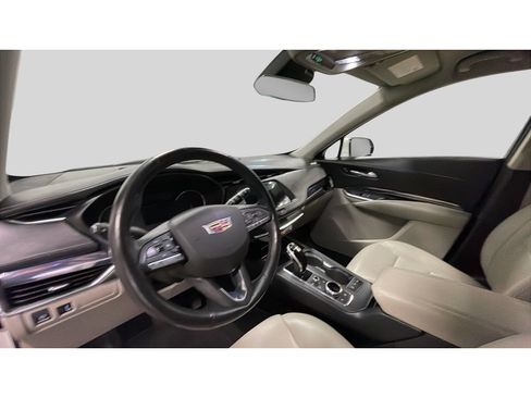 Used 2022 Cadillac XT4 Luxury w/ Trailering Package AWD/4WD image 11