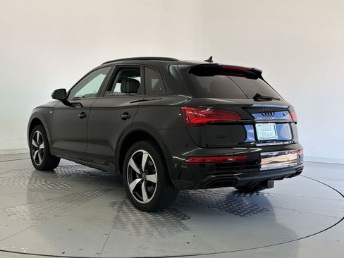 Used 2023 Audi Q5 2.0T Premium Plus w/ Premium Plus Package AWD/4WD image 3