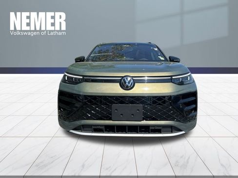 New 2026 Volkswagen Tiguan SEL R-Line AWD/4WD image 5