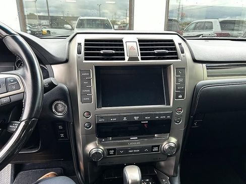 Used 2020 Lexus GX 460 Premium w/ Premium Package AWD/4WD image 9