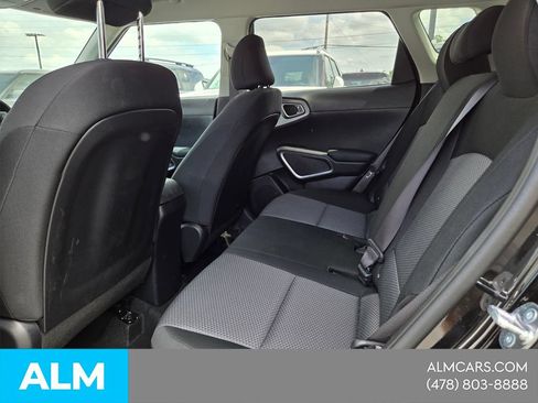 Used 2025 Kia Soul LX w/ LX Technology Package FWD image 6
