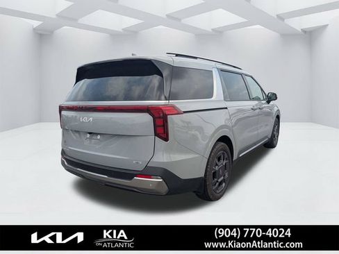 Used 2025 Kia Carnival SX FWD image 3