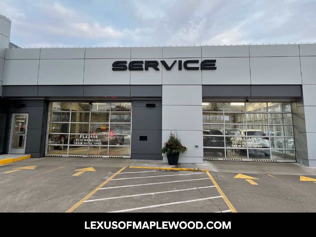 Used 2025 Lexus ES 300h Ultra Luxury FWD image 31