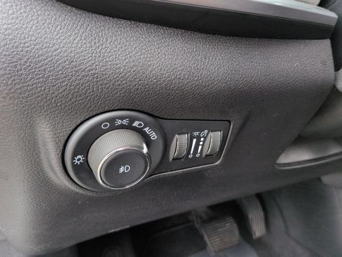 Used 2025 Jeep Compass Limited AWD/4WD image 15