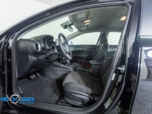 Used 2020 Kia Forte LXS image 11