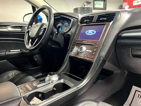 Used 2020 Ford Fusion Titanium image 13
