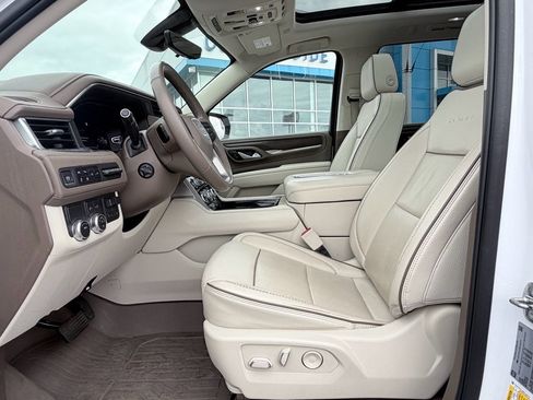 Used 2022 GMC Yukon Denali w/ Denali Premium Package image 17