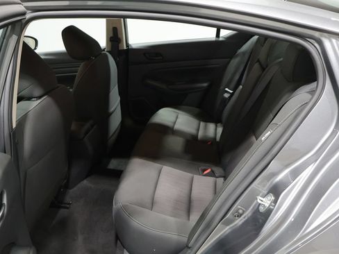 Used 2024 Nissan Altima 2.5 SV FWD image 17