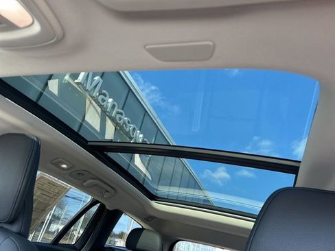 Certified 2025 Volvo V60 B5 Cross Country Plus image 27