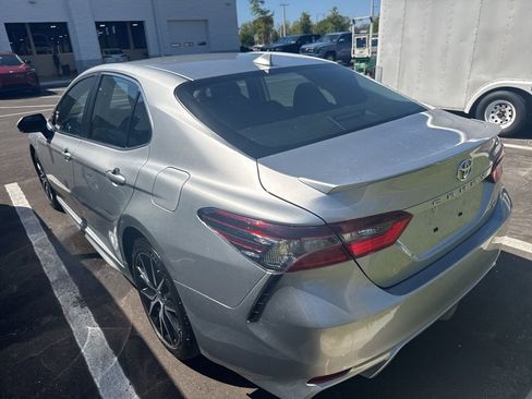 Used 2023 Toyota Camry SE image 6