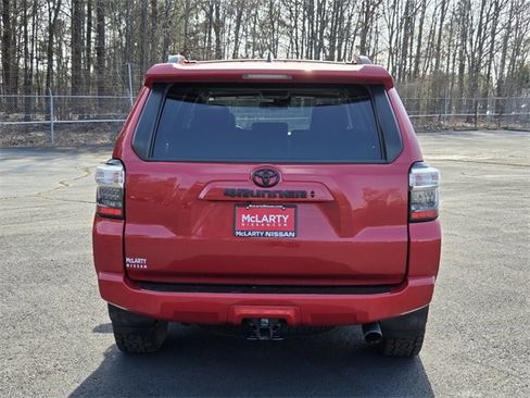 Used 2021 Toyota 4Runner SR5 Premium w/ Moonroof Package image 10