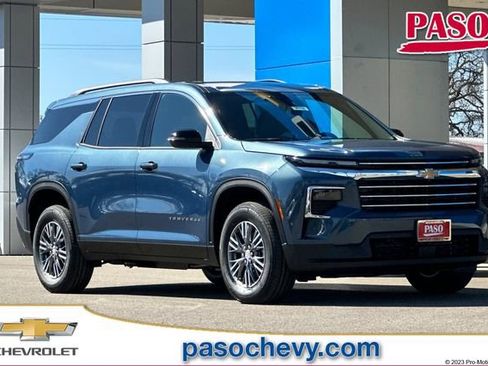New 2026 Chevrolet Traverse LT image 1