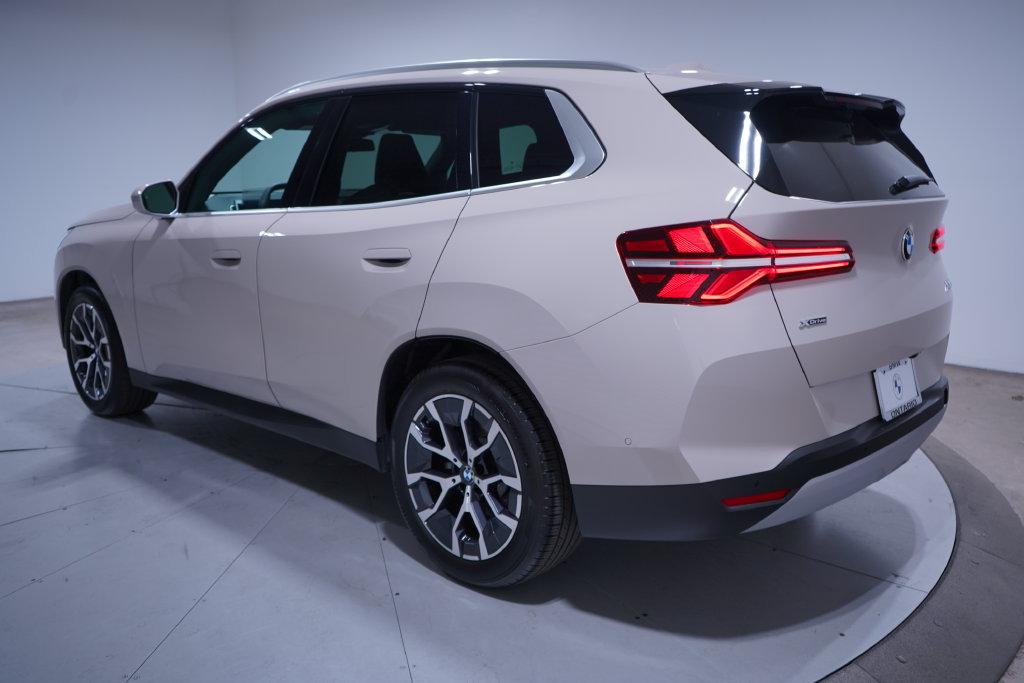 Used 2026 BMW X3 xDrive30i w/ Convenience Package AWD/4WD image 3