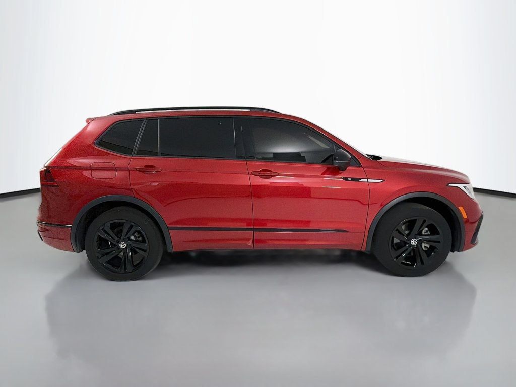 Used 2024 Volkswagen Tiguan SE R-Line AWD/4WD image 8