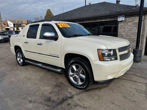 Used 2013 Chevrolet Avalanche LTZ image 1