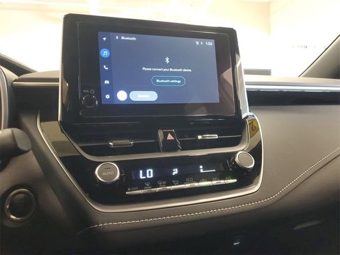 Used 2025 Toyota Corolla SE image 24