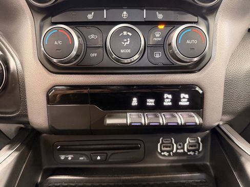 Used 2019 RAM 1500 Big Horn AWD/4WD image 39