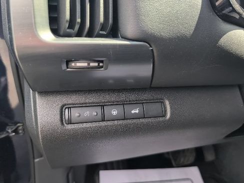 Used 2024 Nissan Pathfinder SL AWD/4WD image 12