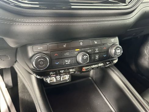 Used 2022 Dodge Durango GT image 24