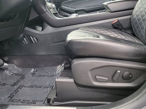 Used 2024 Ford Edge Titanium image 15