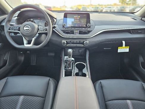 New 2025 Nissan Altima 2.5 SR image 14