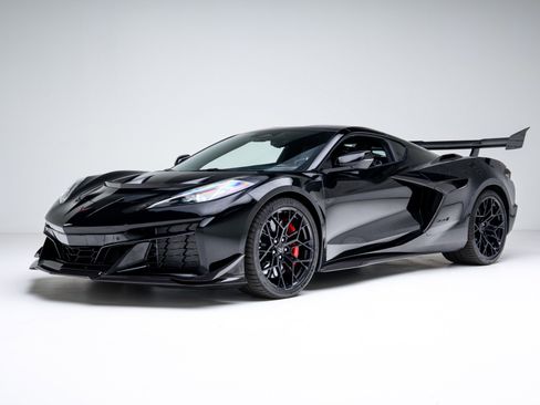 Used 2026 Chevrolet Corvette ZR1 w/ ZR1 Carbon Fiber Aero Package image 7