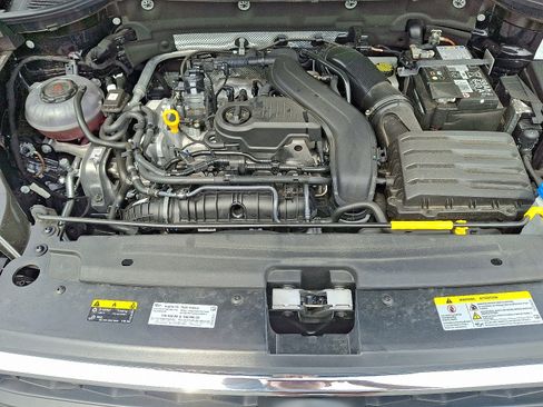 Used 2024 Volkswagen Taos SE image 27