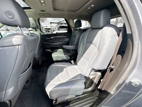Used 2020 Buick Enclave Essence AWD/4WD image 24