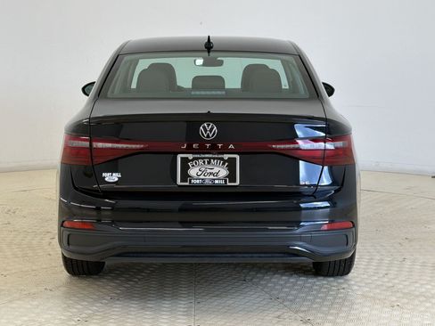 Used 2025 Volkswagen Jetta SE FWD image 10