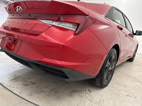 Used 2021 Hyundai Elantra SEL image 21