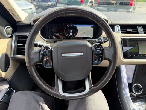Used 2019 Land Rover Range Rover Sport HSE AWD/4WD image 30