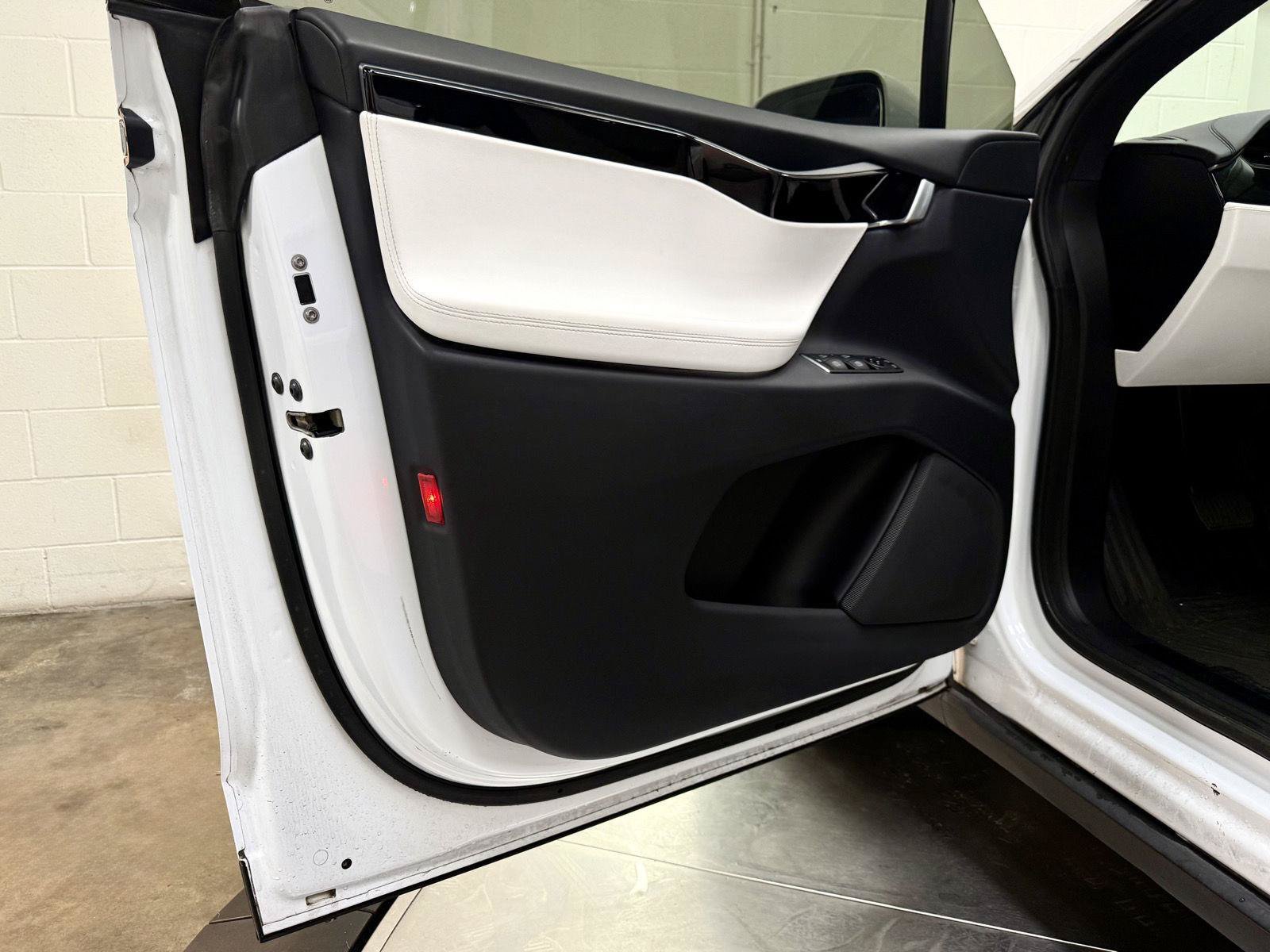 Used 2019 Tesla Model X Long Range AWD/4WD image 12