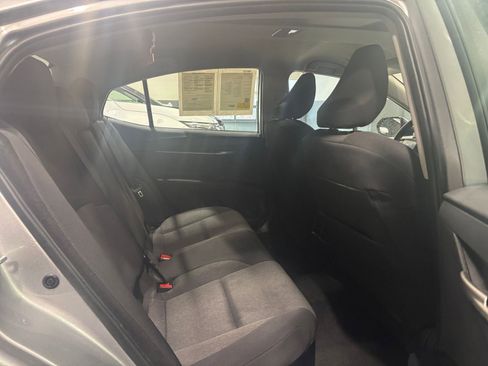 Used 2025 Toyota Camry LE image 39