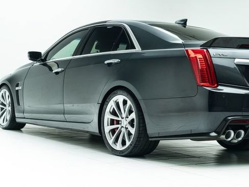 Used 2018 Cadillac CTS V w/ Carbon Fiber Package RWD image 19