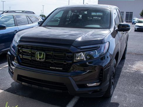 Used 2024 Honda Ridgeline Black Edition image 2