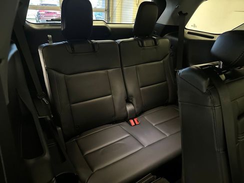Used 2023 Ford Explorer XLT w/ Equipment Group 202A AWD/4WD image 16