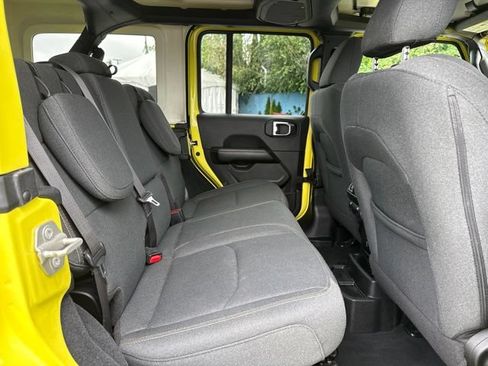 Used 2024 Jeep Wrangler Unlimited Sahara AWD/4WD image 12