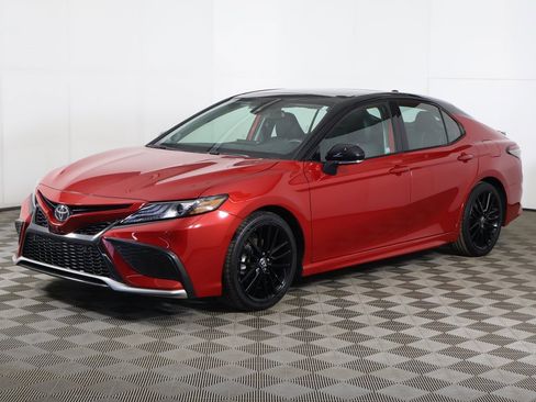 Used 2024 Toyota Camry XSE w/ Navigation Package image 11