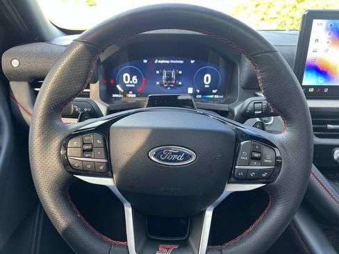 Certified 2025 Ford Explorer ST AWD/4WD image 22