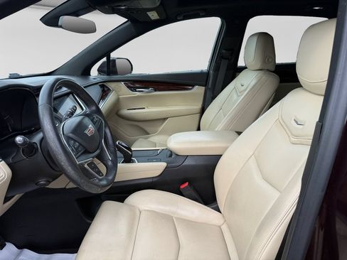 Used 2017 Cadillac XT5 Luxury w/ Driver Awareness Package FWD image 21