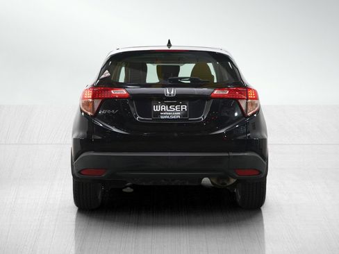 Used 2017 Honda HR-V LX image 4