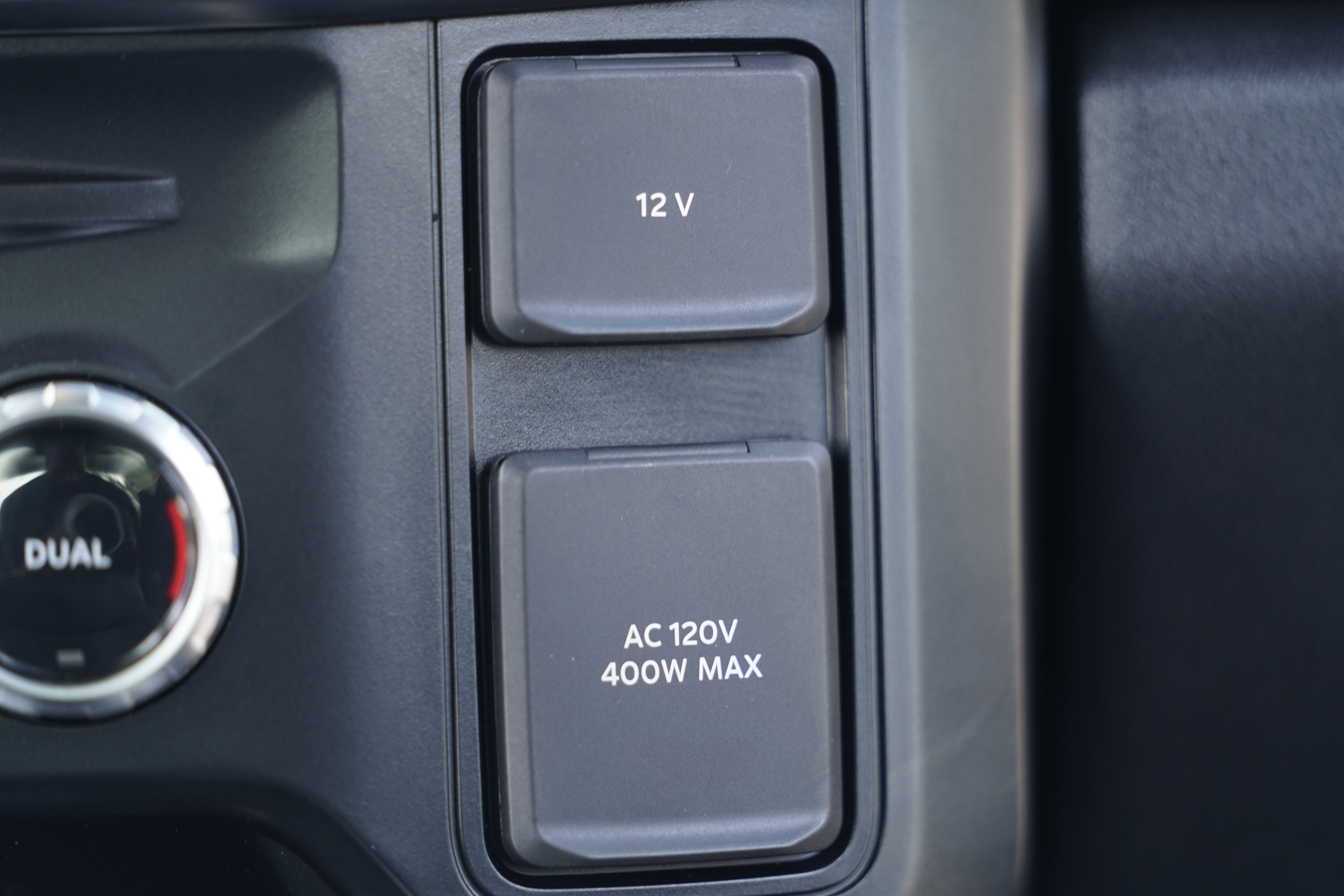 Used 2025 Ford F350 Lariat w/ Black Appearance Package AWD/4WD image 34