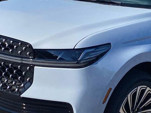 New 2026 Lincoln Navigator L Black Label AWD/4WD image 4